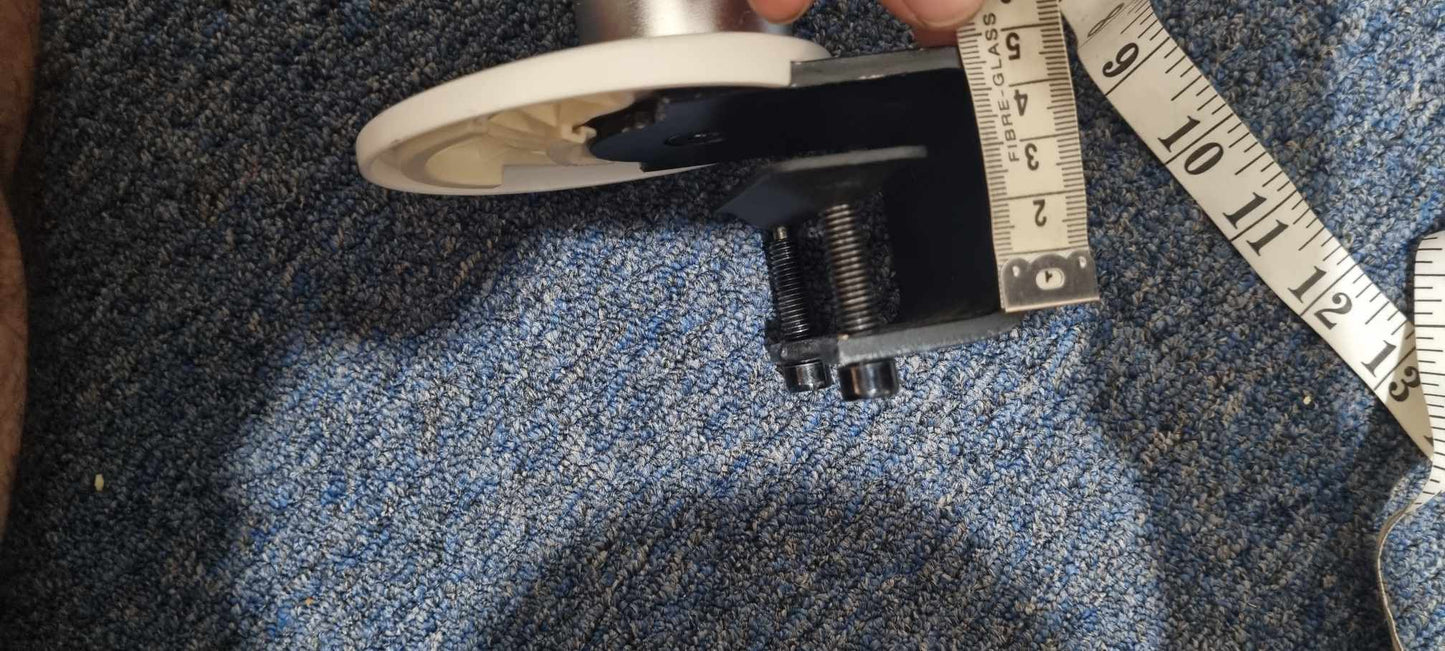 Set of Two HP EliteDisplay E24i G4 Monitors with Dual Monitor Arm – Complete Bundle (Second-Hand)